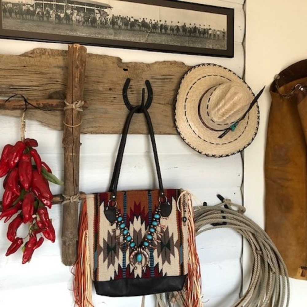 Meet your Posher, Zina